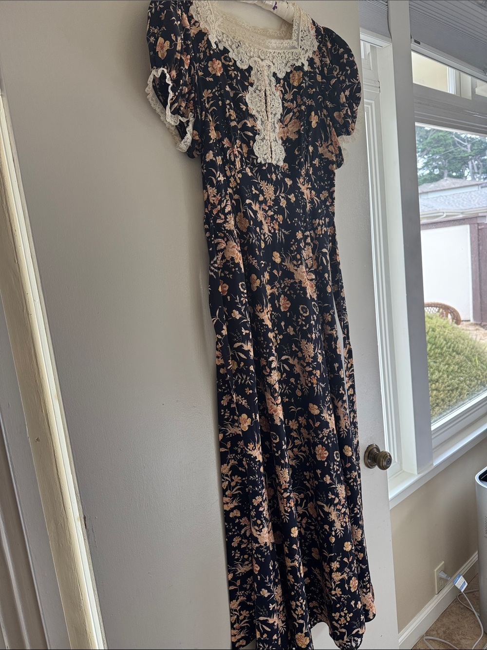 Doen Navy Floral Lace-Trim Midi Dress - Women
